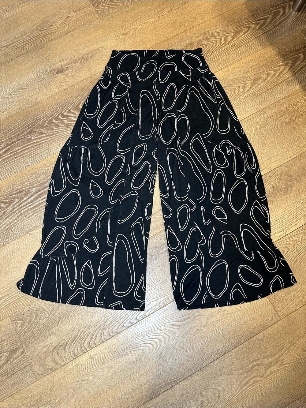 Shannon Passero Abstract Wide Leg Crop Pants Ruffle Hem Size S fits m/l